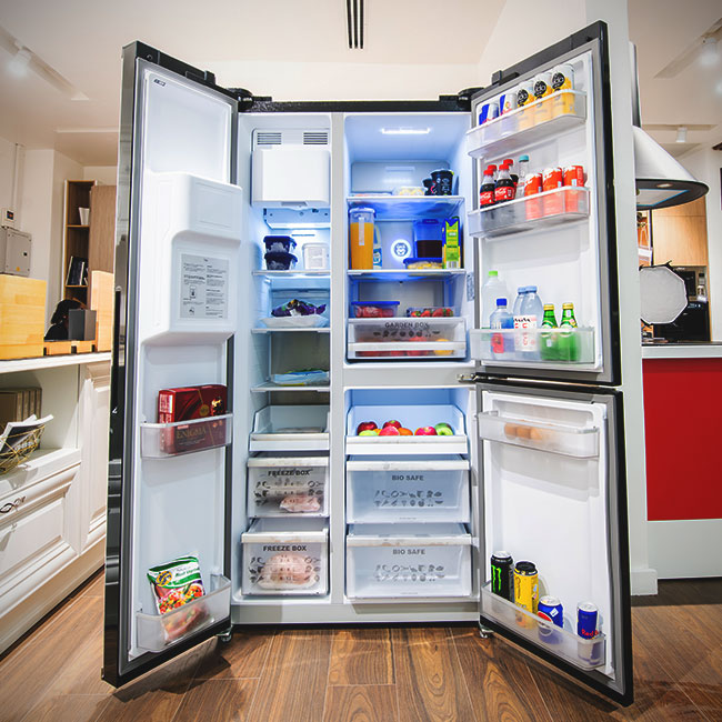 Art Deco American Style Plumbed Fridge Freezer (Black)